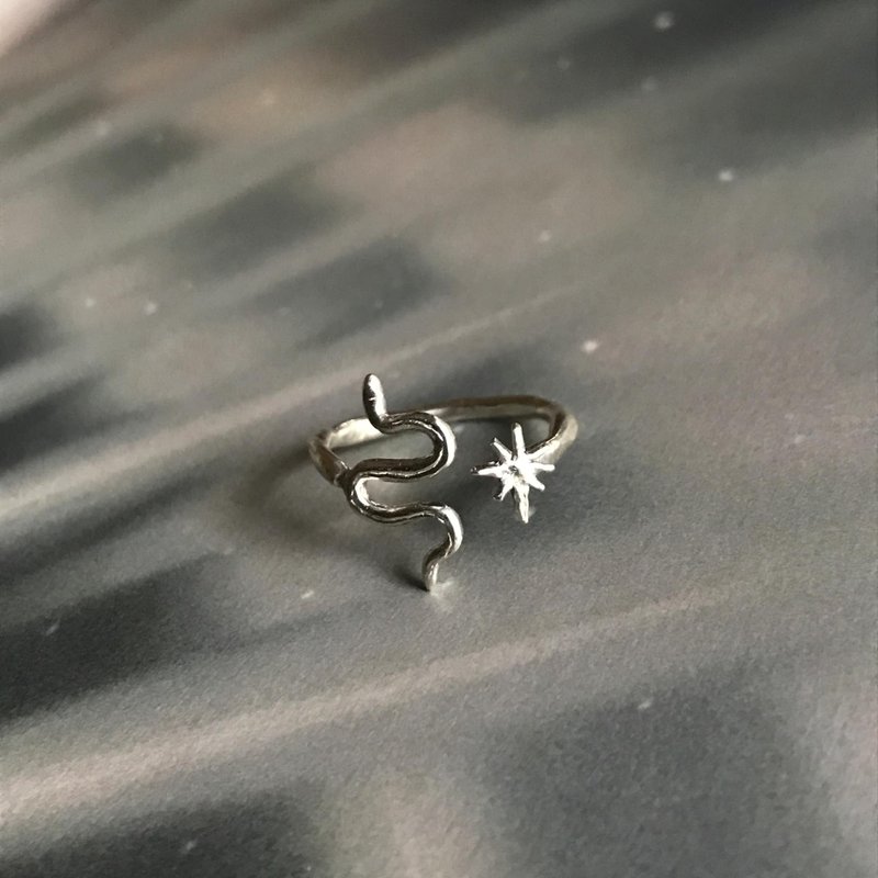 925银 黄铜 小蛇 星芒 开口 戒指 - 戒指 - 纯银 银色