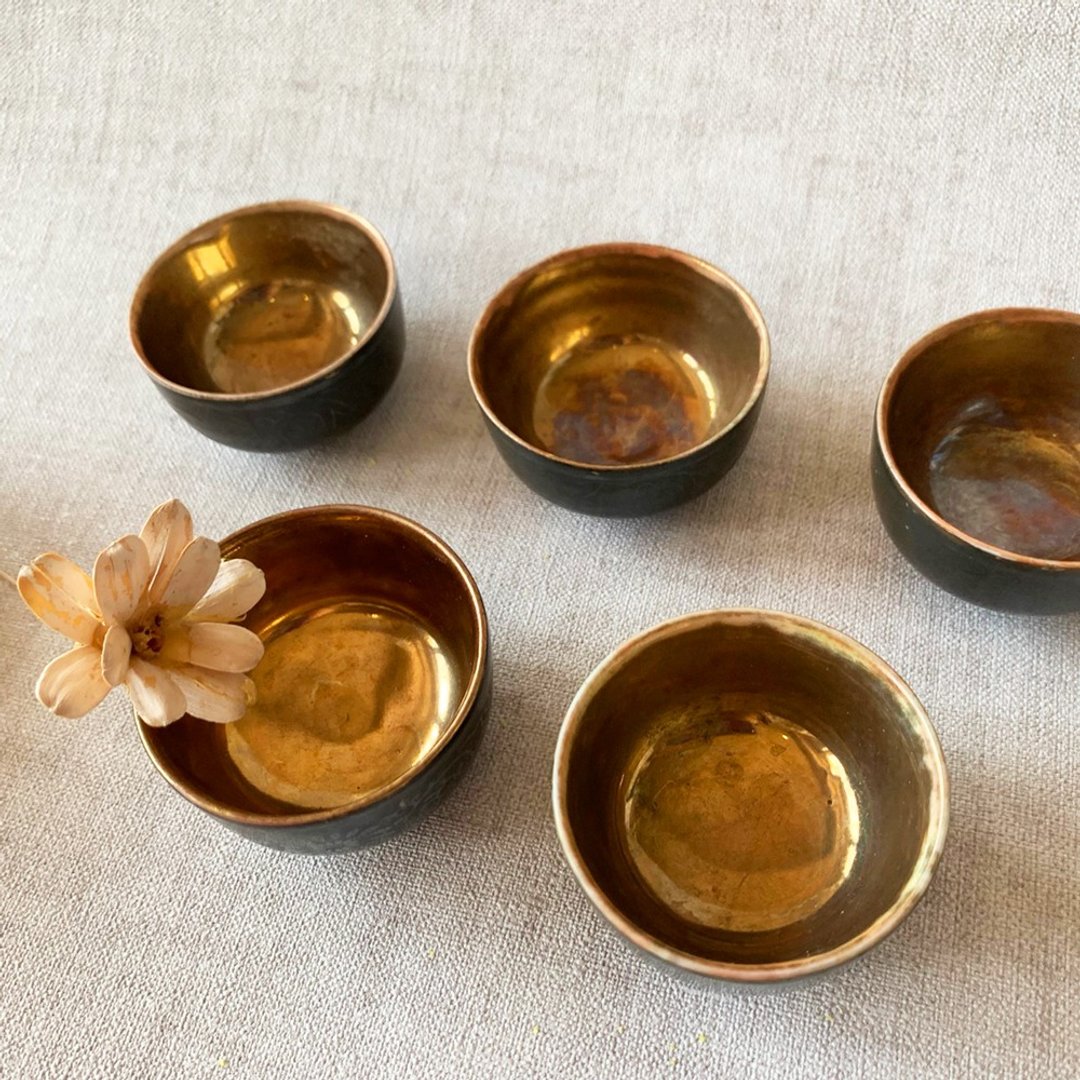 日式九谷烧作金绘小茶/酒杯组 │ 裹金 古色古香 江户时代 老物 - 茶具/茶杯 - 其他材质 金色