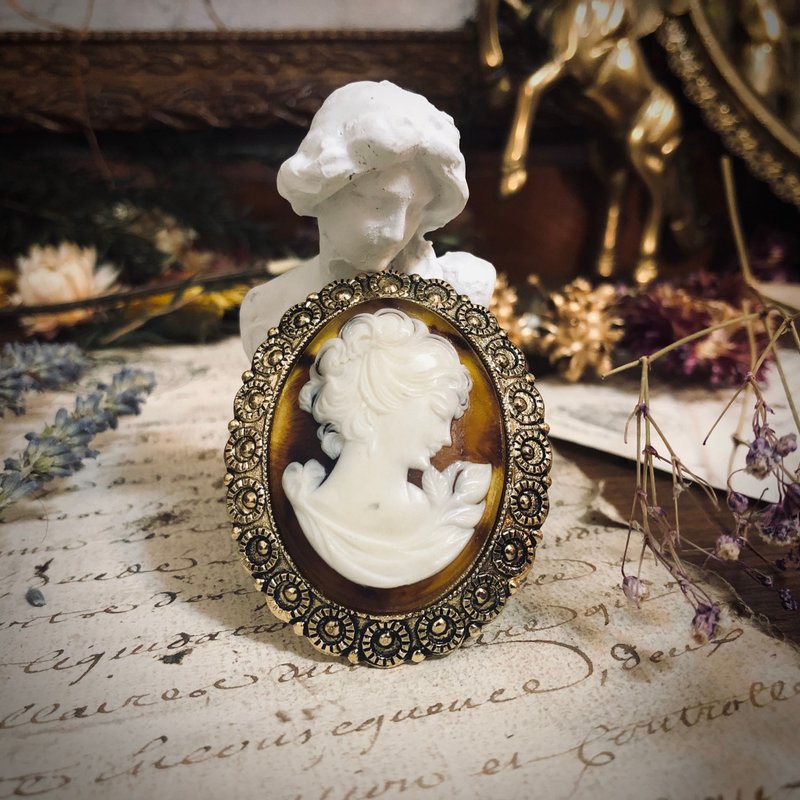 美国Cameo 风格仕女胸针 - 胸针 - 其他材质 黑色