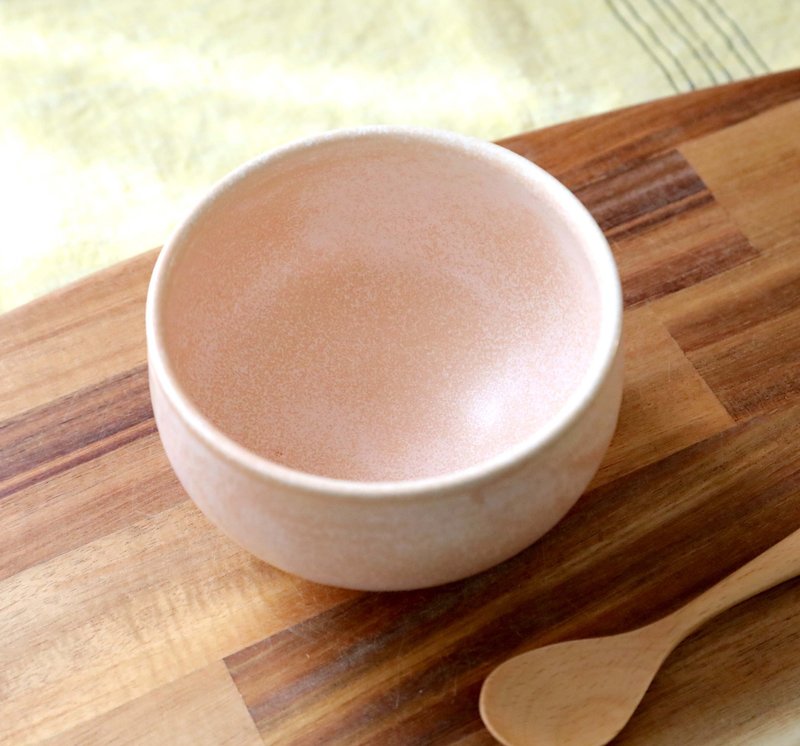 樱花窑变釉碗 / 适用于抹茶、汤品、炖菜等 - 碗 - 陶 粉红色