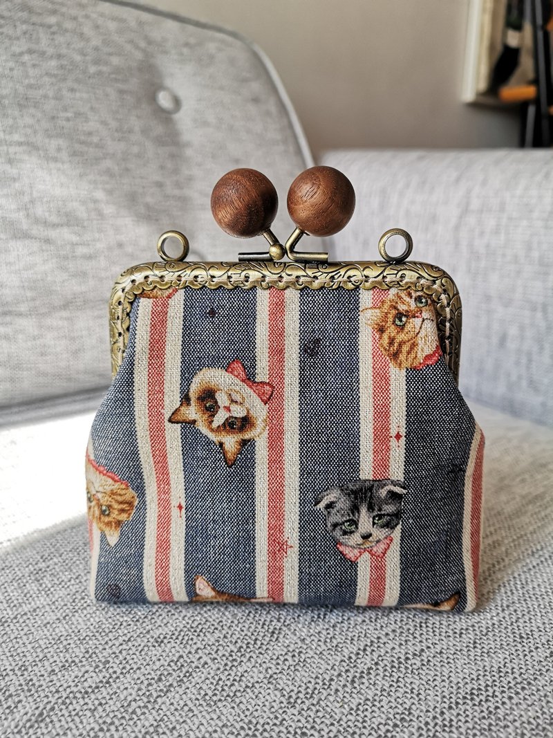 猫咪布艺 原木珠口金 收纳包/零钱包 - 零钱包 - 棉．麻 