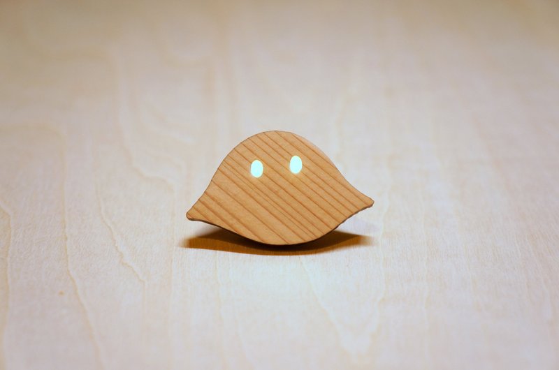 Ghost puzzle LED badge SUGI Kumamoto Oguni Sugi No.8 - 胸针 - 木头 咖啡色