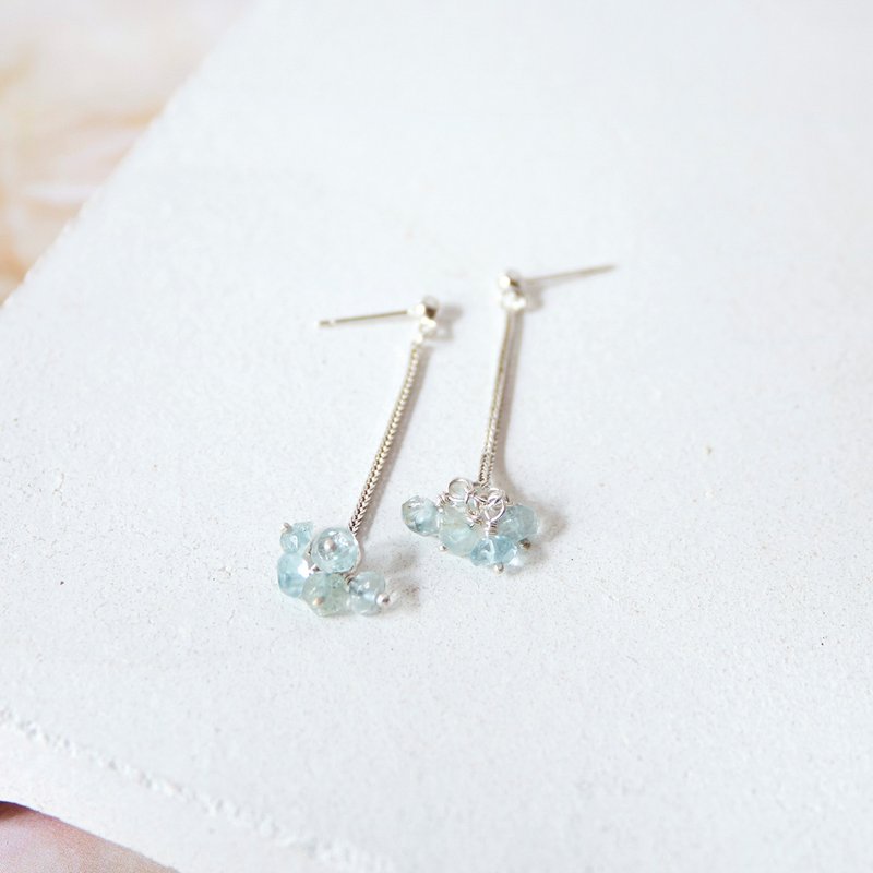 手制天然淡蓝海蓝宝石垂堕耳环 // 天然宝石 // 三月份生日石 - 耳环/耳夹 - 宝石 蓝色