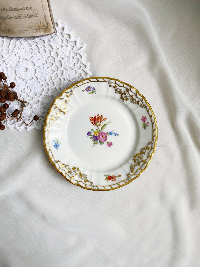 【好日恋物】 德国带回KPM Berlin柏林皇家手绘金边花卉盘 - 盘子/餐盘/盘架 - 瓷 多色