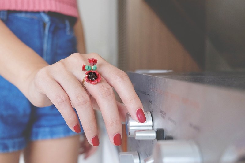 Poppy Ring , Flower Ring , Handpainted GOODAFTERNINE - 戒指 - 铜/黄铜 红色