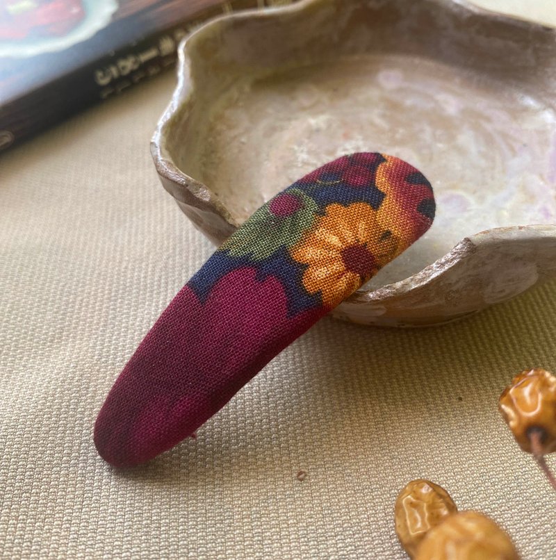 : 绯曼 : 花布发夹 BB夹 包布手工发饰 红色 日系古着丨之地 - 发饰 - 棉．麻 红色