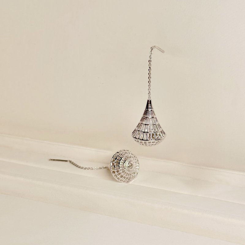 银色925纯银垂坠耳环/925银 轻珠宝 垂坠耳环 白K金色 纯银耳环 - 耳环/耳夹 - 纯银 银色