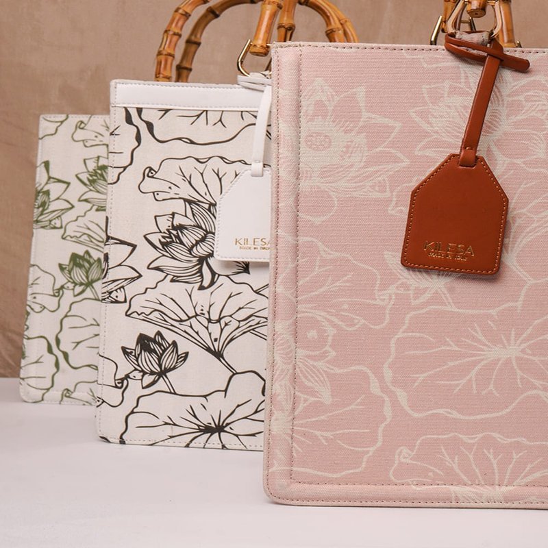 Kilesa - BAMBOO  法式印花图腾竹柄手提托特包 - 手提包/手提袋 - 棉．麻 黑色