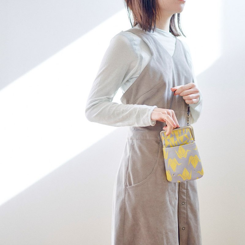 Gamaguchi Smartphone Pouch Orizuru [Made in Japan] - 化妆包/杂物包 - 棉．麻 黄色