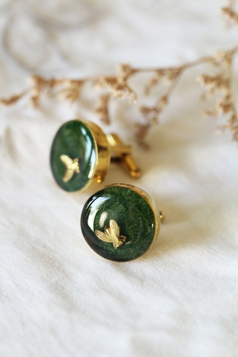 Cufflink Fly on Grass / Brass Cufflink / Linen Cufflink / Cufflink Jewelry / Designed Cufflink - 袖扣 - 其他金属 金色