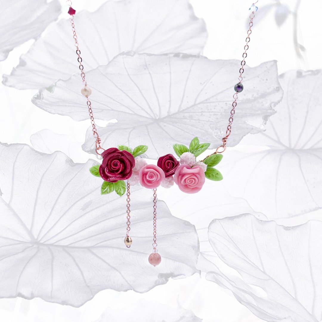 Pamycarie ROSY ROSIE 情人节限定版 梦幻玫瑰花园S925项链 - 项链 - 粘土 粉红色