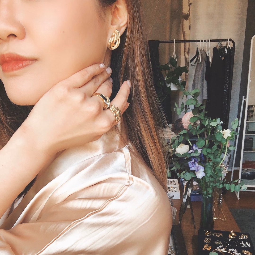 Vintage Christian Dior Gold Loops Earrings - 耳环/耳夹 - 贵金属 金色