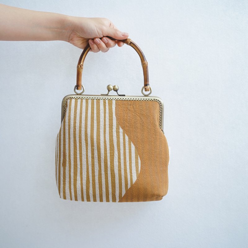 竹把手工几何绢印真皮口金包侧背包 限量一只情人节 - 侧背包/斜挎包 - 棉．麻 粉红色