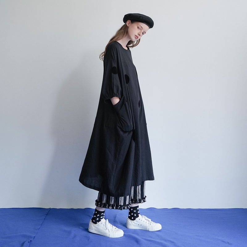 黑点点连身宽松棉裙 - imakokoni - 洋装/连衣裙 - 棉．麻 黑色