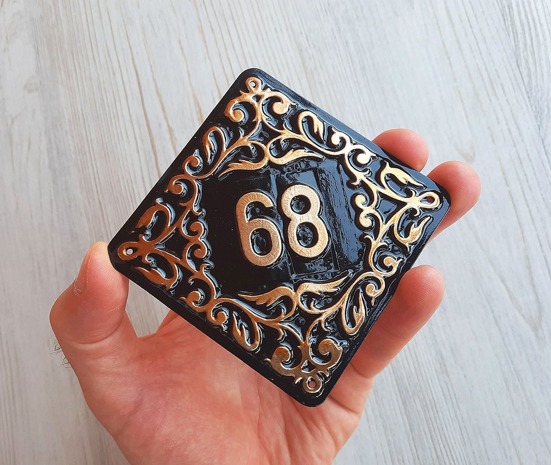 Decorative door number sign 68 - vintage address number plate black brass - 门帘/门牌 - 其他金属 黑色