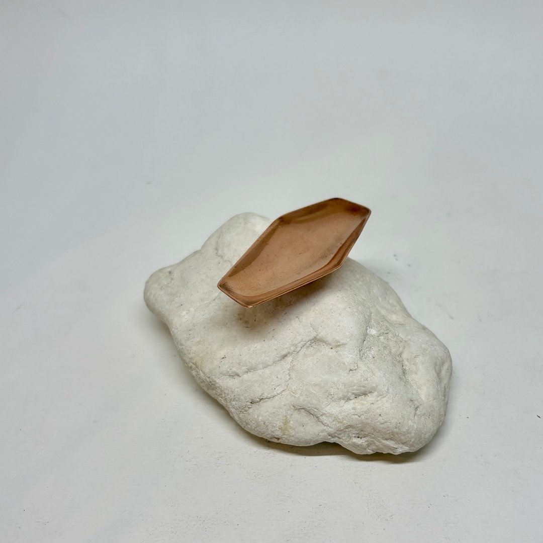 香道/熏香座/可置香锥~迷踪(H小款)~青冶金工手作的诗~禅味上市 - 香薰/精油/线香 - 铜/黄铜 