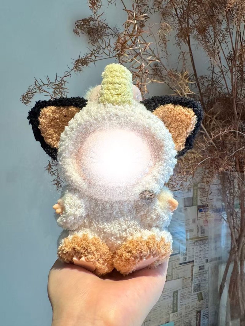 手工钩织毛绒大猫主题娃衣|大耳朵、金币角与长尾巴|适用15/17cm - 玩偶/公仔 - 棉．麻 多色