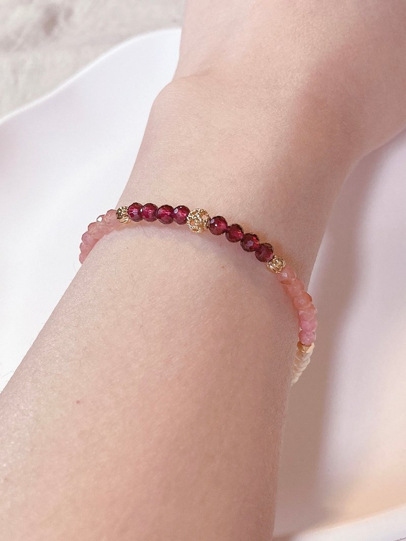 粉红桃花 手作气质手链 天然石 红纹石/红石榴石/天然淡水珍珠 - 手链/手环 - 宝石 