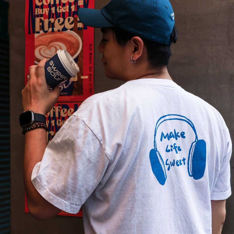 Sweet & Sour | 中性短袖 T 恤上衣 - 耳机&咖啡 - 男装上衣/T 恤 - 棉．麻 白色