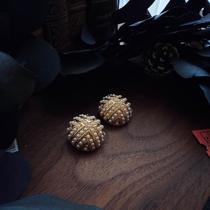 摩登优雅珍珠耳夹 - 耳环/耳夹 - 其他材质 金色