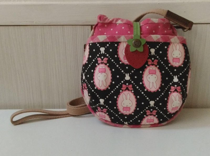 巧巧斜背包  *文子手作*日本棉布 - 侧背包/斜挎包 - 棉．麻 粉红色