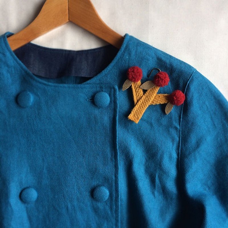 Stall pin (red fruit) - 胸针 - 其他材质 红色