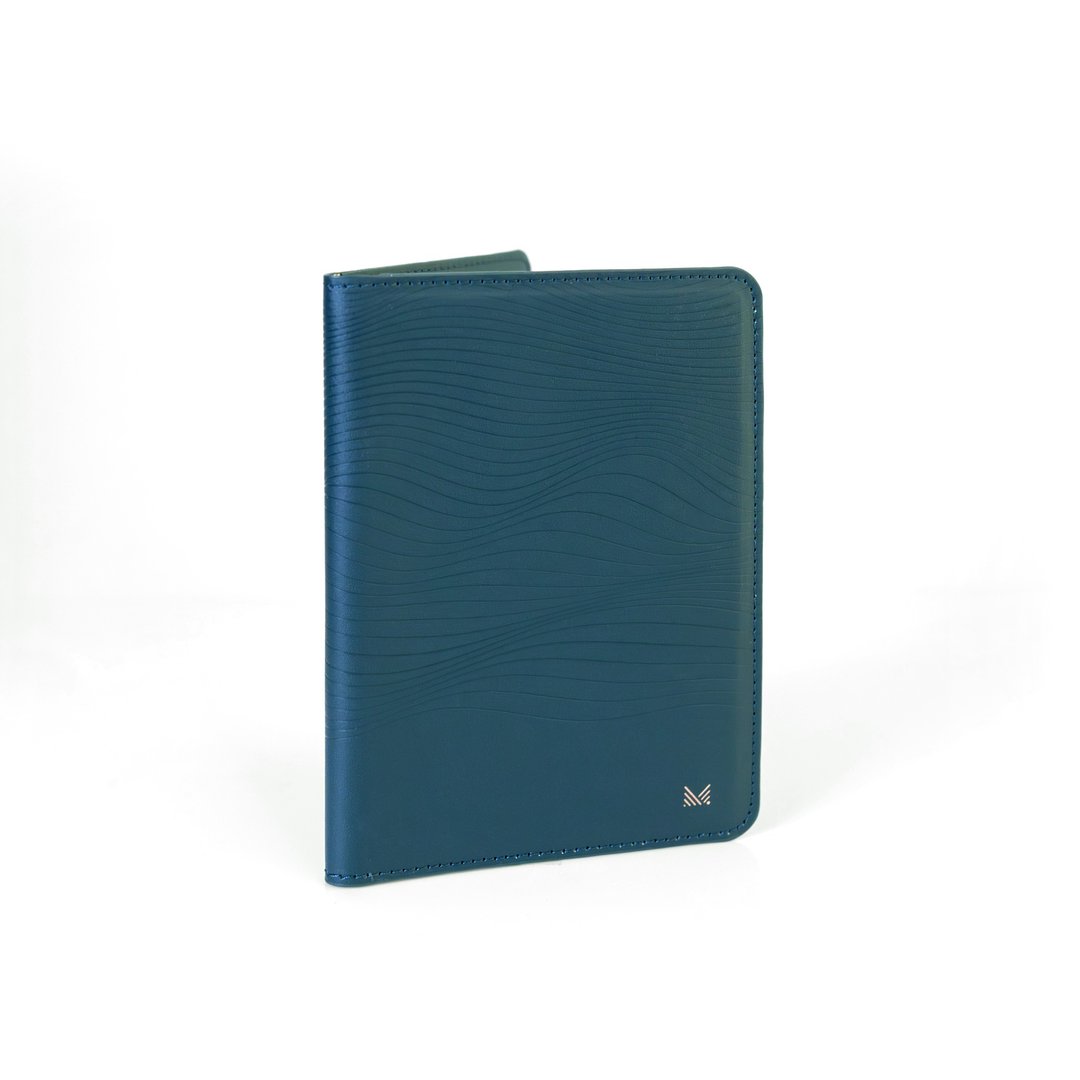 LUCID Refined | 带 RFID 保护的环保皮革超薄护照套 - 护照夹/护照套 - 塑料 蓝色