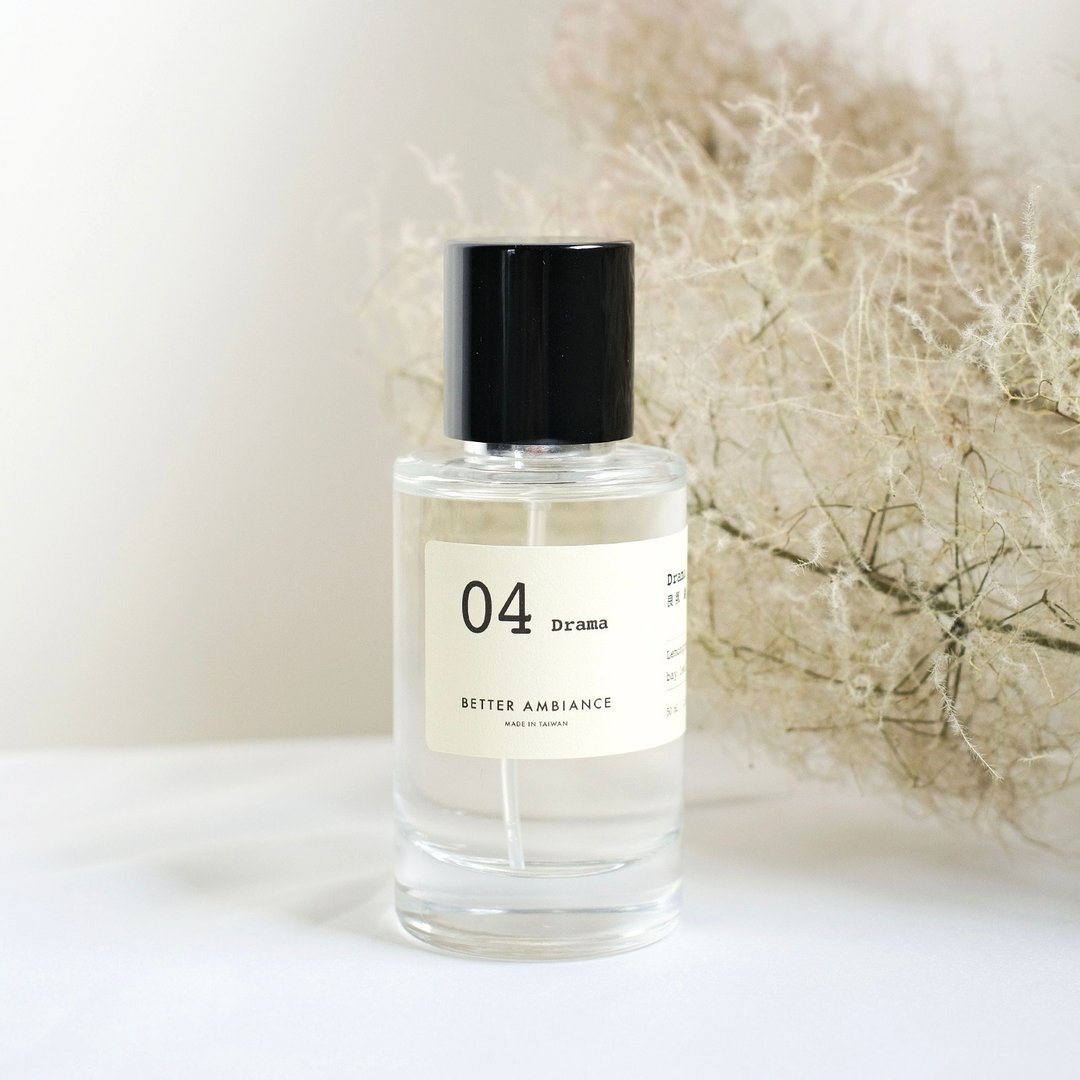 NO.04 剧 Drama 织品香氛喷雾 50ML - 香薰/精油/线香 - 玻璃 透明