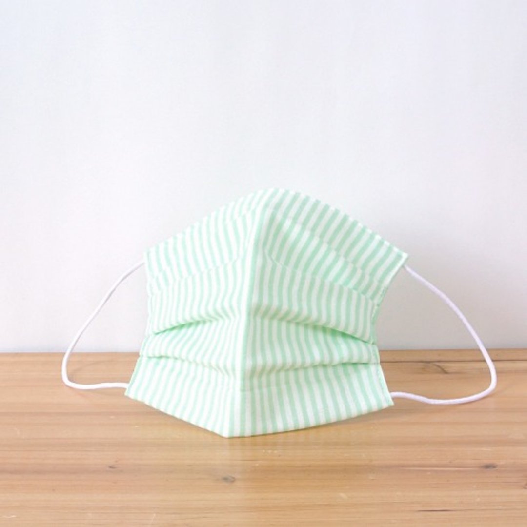 可洗涤、舒适且可爱的手工立体口罩 Stripe Green 为了皮肤敏感的人 纯棉 | TEMARIYA - 口罩 - 棉 绿色