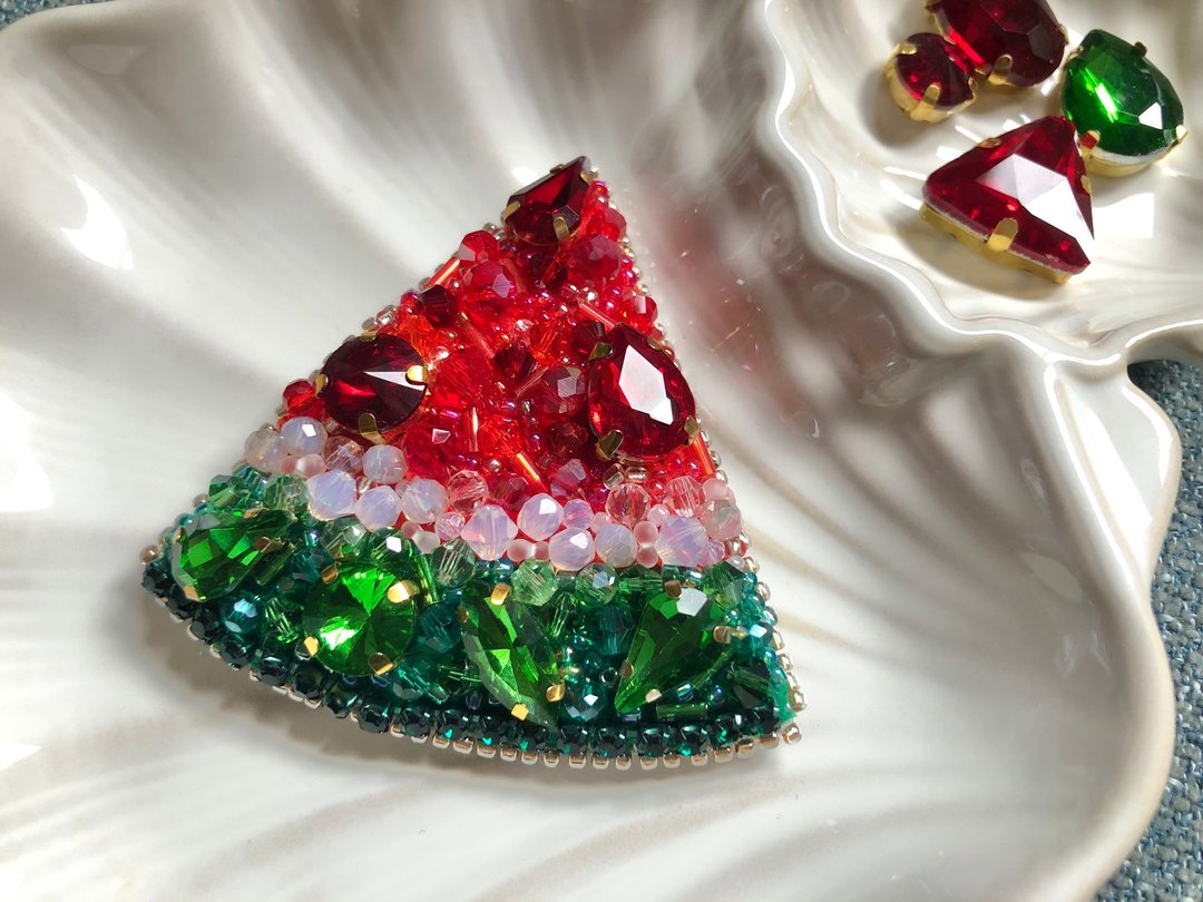 watermelon bead embroidery brooch - 胸针 - 玻璃 红色