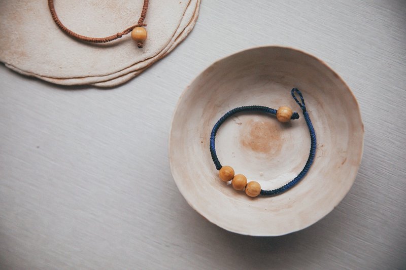 秘鲁圣木 金刚结 安定祈福 香火 蜡线编织手环 I 墨蓝 - 手链/手环 - 木头 蓝色