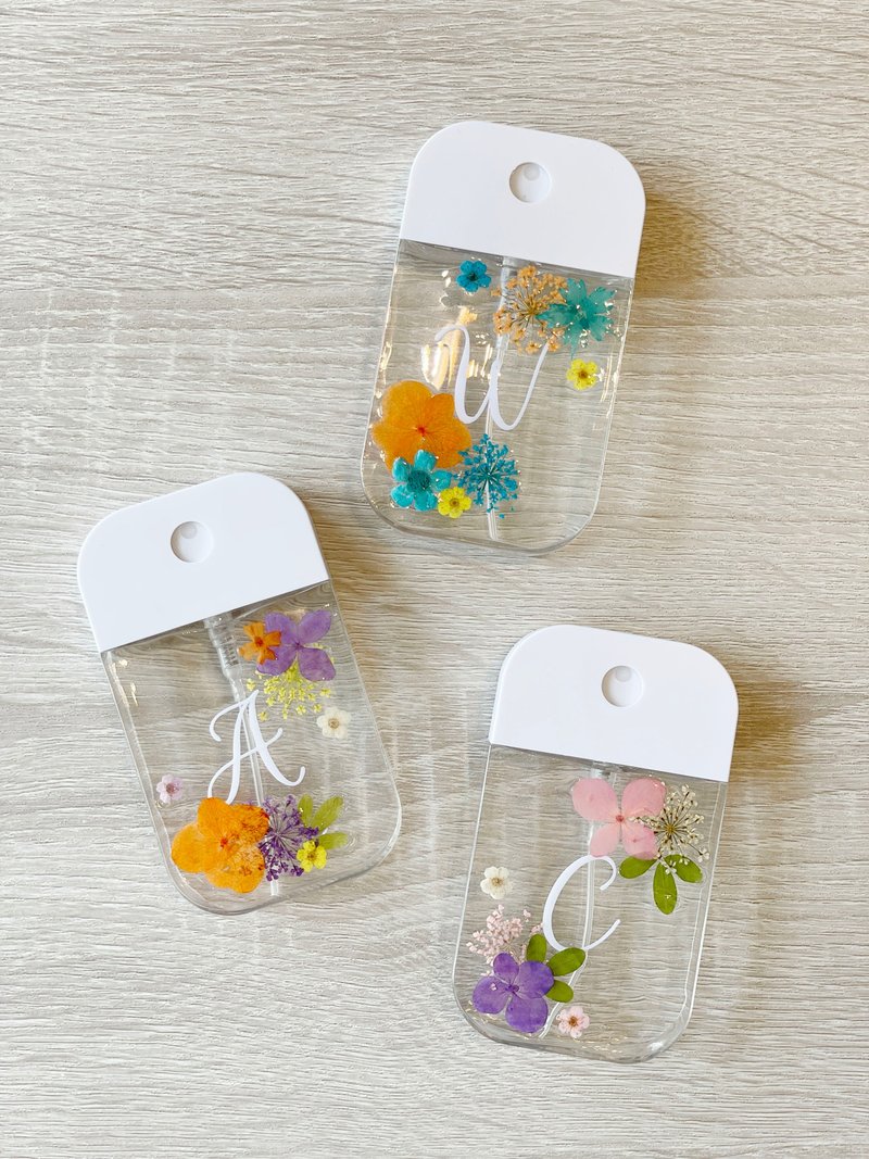 【DIY押花喷雾瓶－字母款】英文字母 定制化 消毒瓶 防疫用品 - 卫浴用品 - 塑料 多色