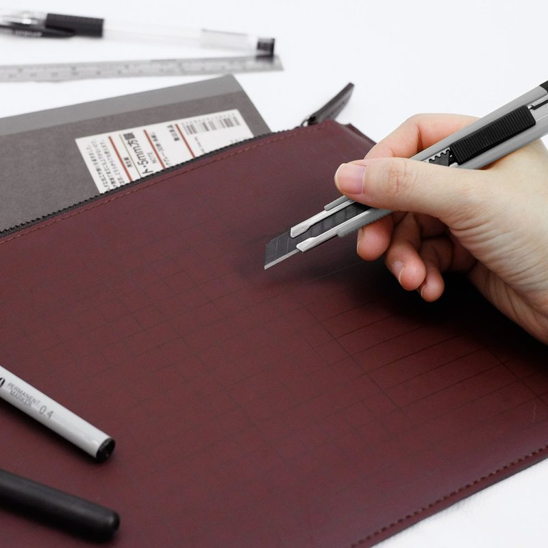 HOLDER FOLDER A4 - RED WINE #CUTTINGMAT - 公文包/医生包 - 橡胶 红色