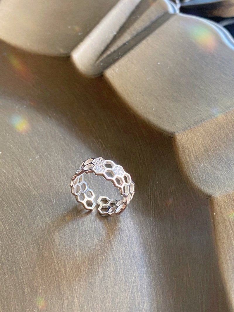 925纯银 Be my love 爱 开放式 蜂巢戒指 chaumet款 锆石纯银戒指 - 戒指 - 纯银 银色