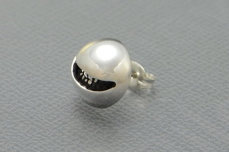 微笑球_S Pierce (s_m-O.16) 纯银耳环 - 耳环/耳夹 - 纯银 银色