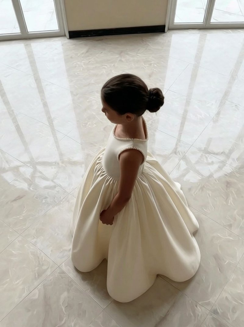 春季婚礼季来临 缎面女童连衣裙 荷叶边领口 经典款式 - 童装礼服/连衣裙 - 其他材质 多色