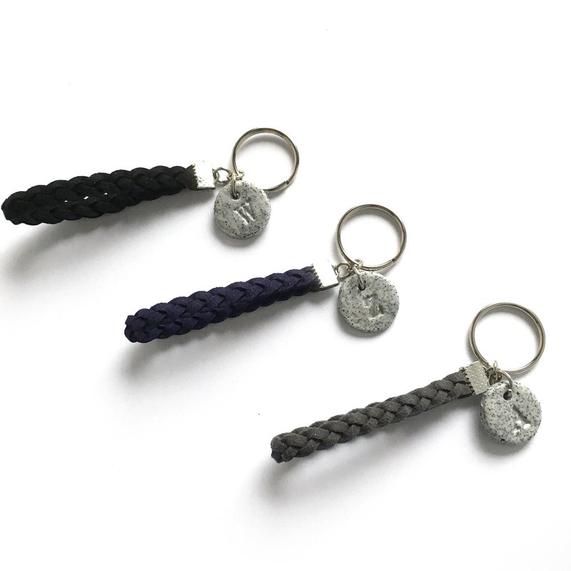 手工订制 字母吊牌 编织 定制钥匙圈 单个-单面刻字 10色可选  - 钥匙链/钥匙包 - 粘土 黑色