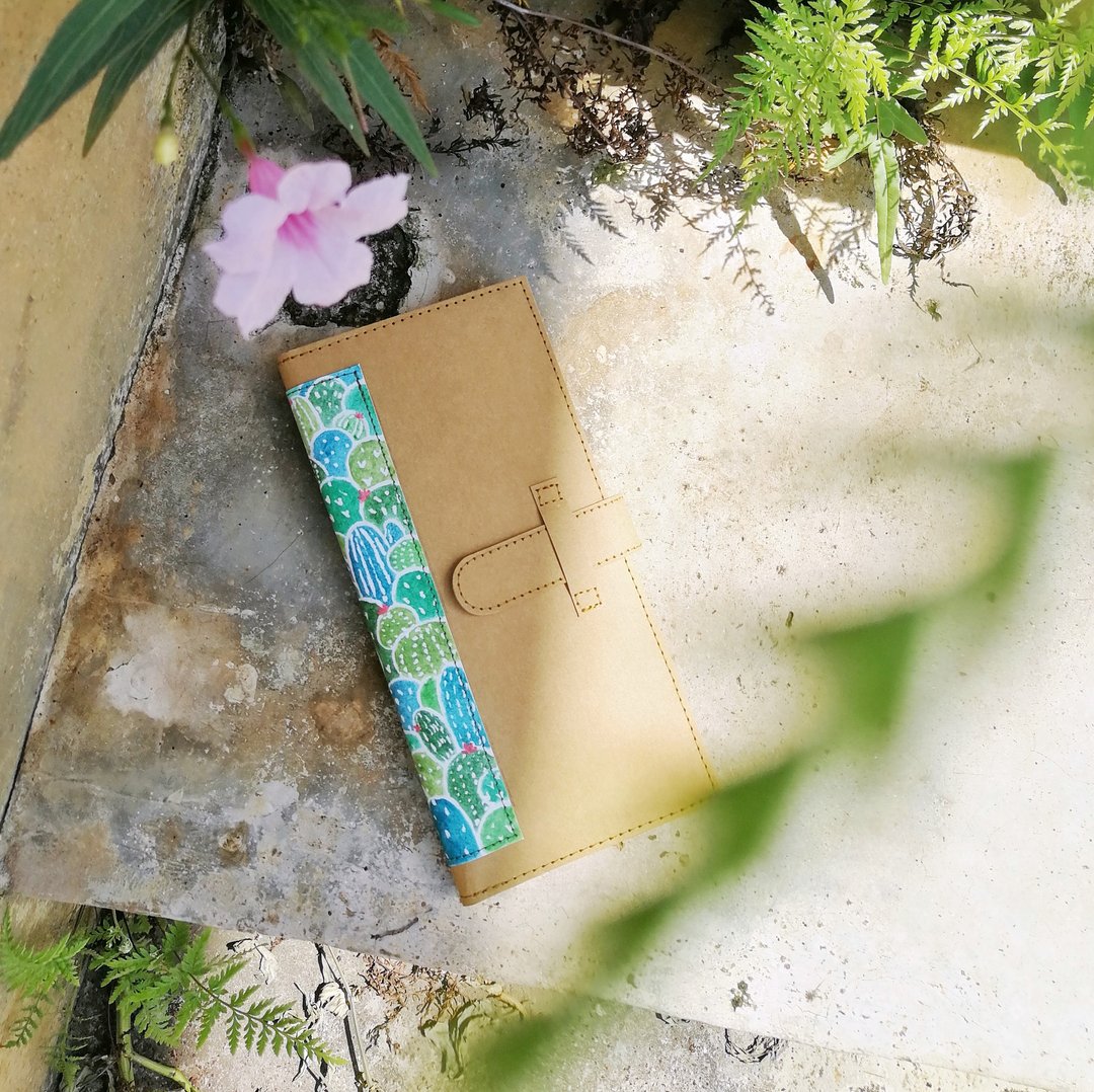 【清。色】仙人掌 手工彩绘 水洗牛皮纸 长夹 - 皮夹/钱包 - 纸 绿色
