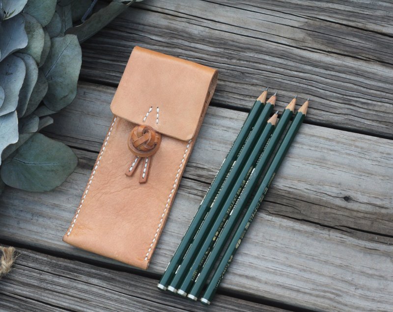 一字扣老派约会皮革笔袋 - 原皮色 - 铅笔盒/笔袋 - 真皮 卡其色