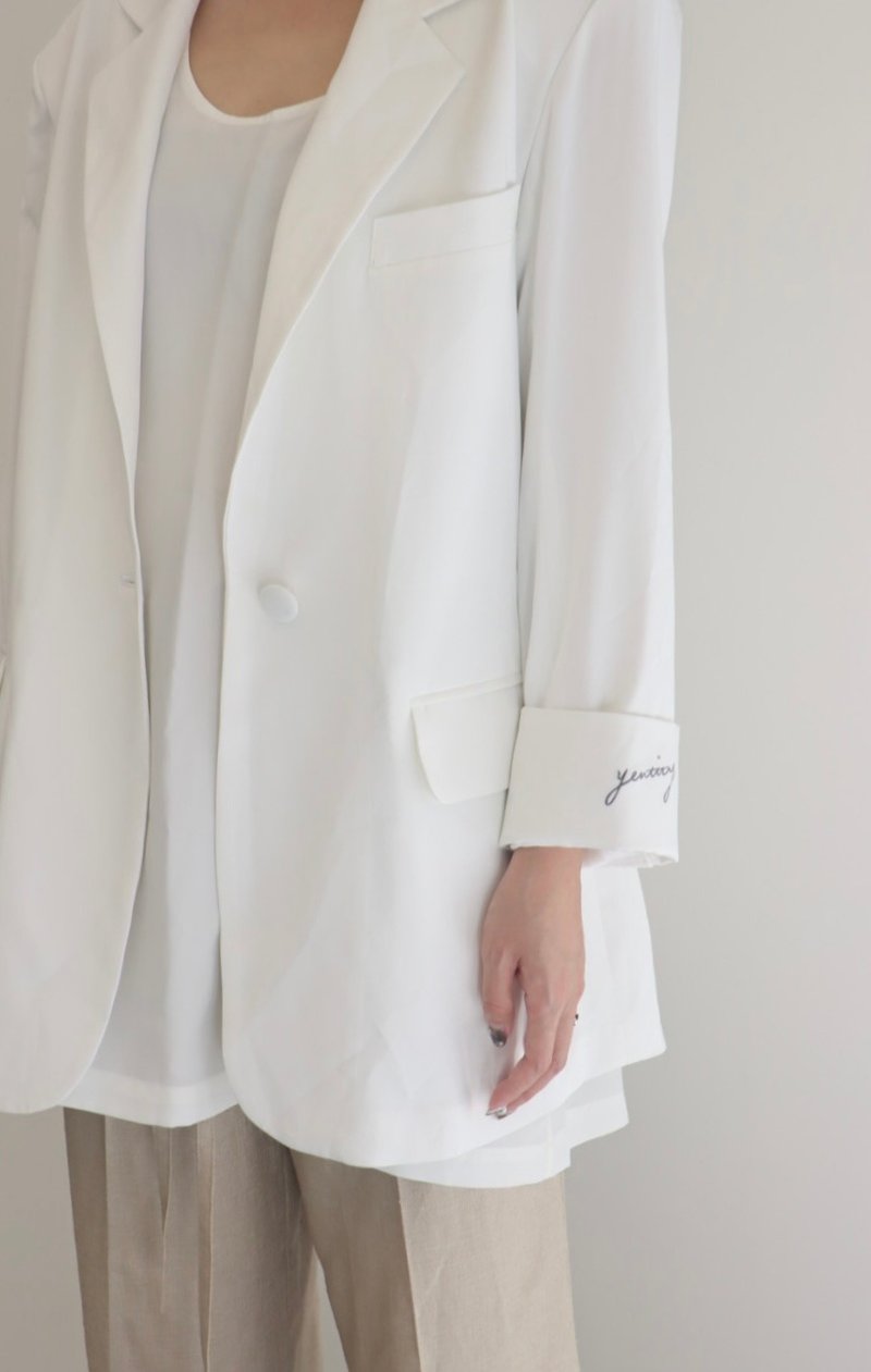 Embroidered Logo Split Back Blazer - 女装西装外套/风衣 - 聚酯纤维 