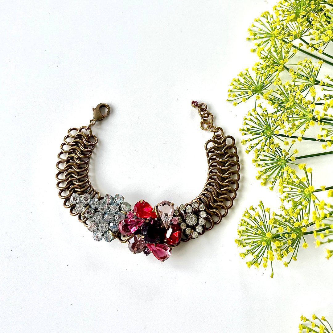 Bohemian Glass &amp; Chain Maille Bracelet | Pink - 手链/手环 - 其他金属 多色