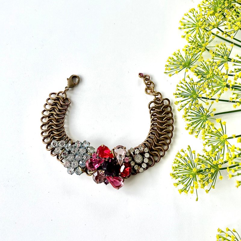 Bohemian Glass & Chain Maille Bracelet | Pink - 手链/手环 - 其他金属 多色