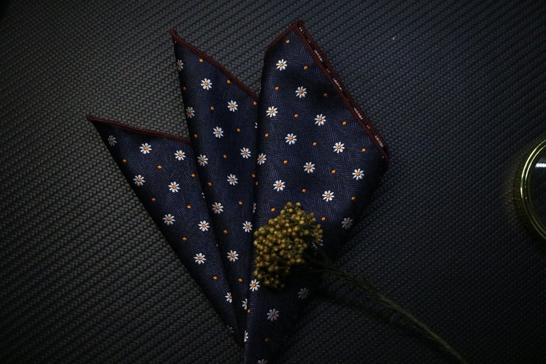 蓝色小雏菊真丝口袋巾绅士西装手帕丝巾 - 手帕/方巾 - 丝．绢 