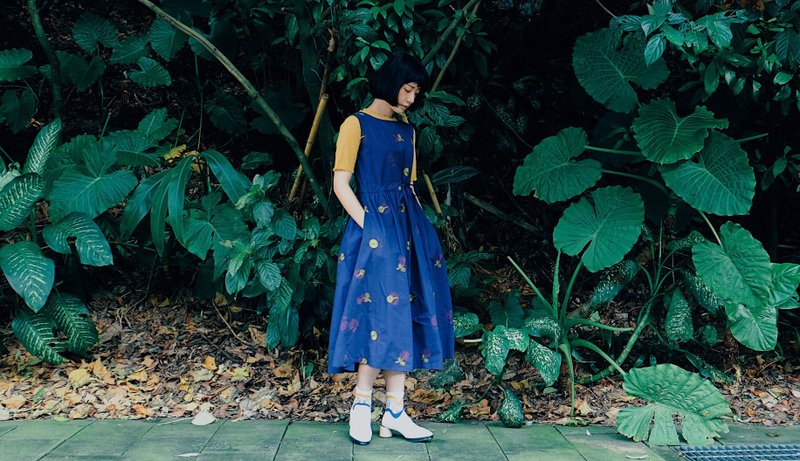 深紫蓝绣球花收腰洋装 - 洋装/连衣裙 - 棉．麻 蓝色