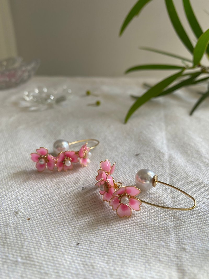 樱花耳鈎 - 耳环/耳夹 - 树脂 粉红色