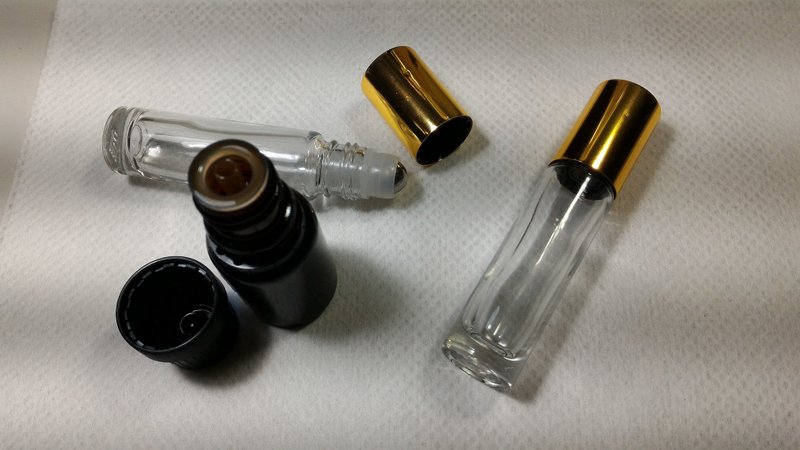 台湾浮水肖楠(梢楠)精油10ml黑色滴瓶 - 香薰/精油/线香 - 其他材质 