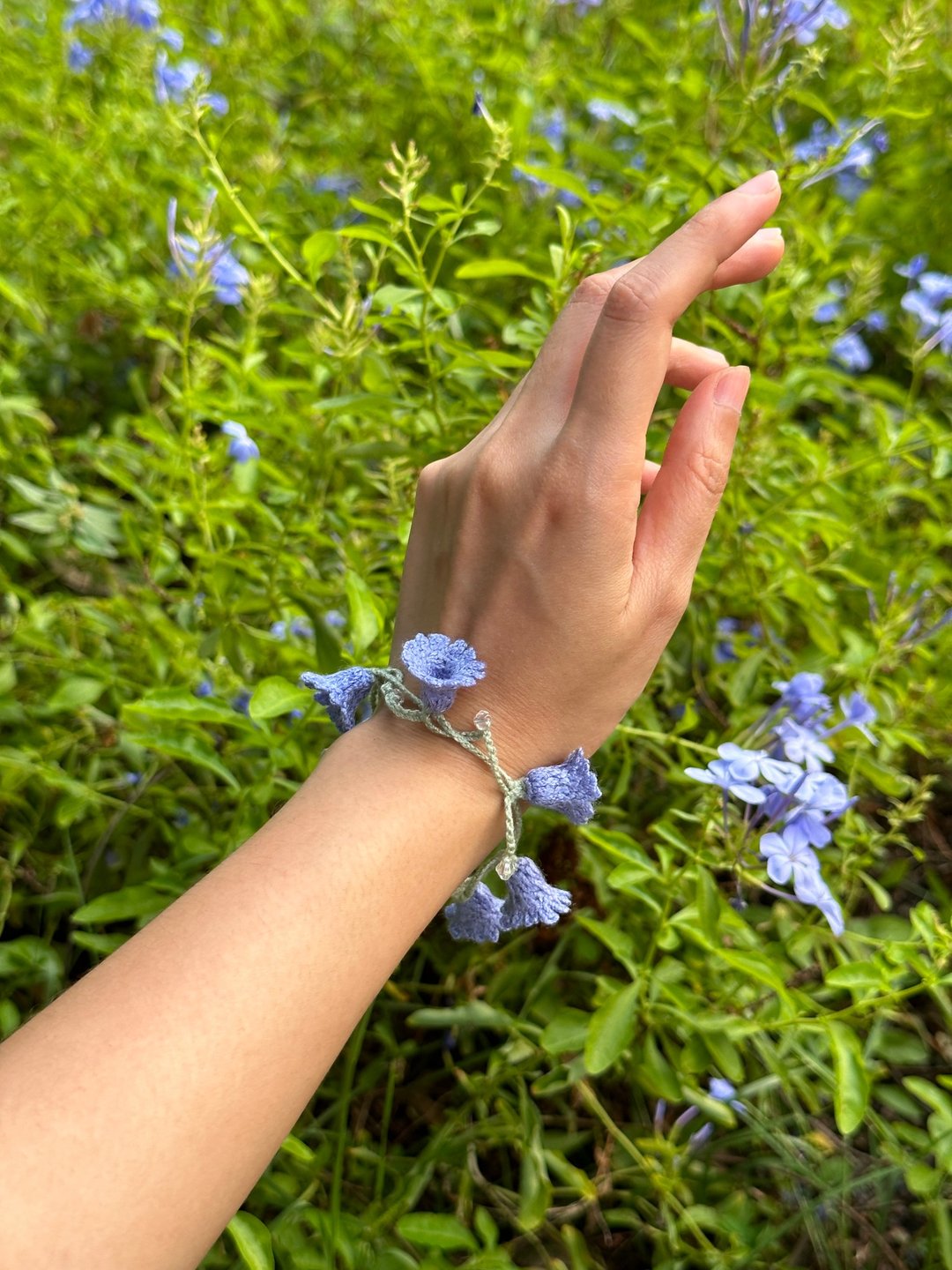 Lily of the valley crochet bracelet BLUEBELL - 手链/手环 - 绣线 蓝色
