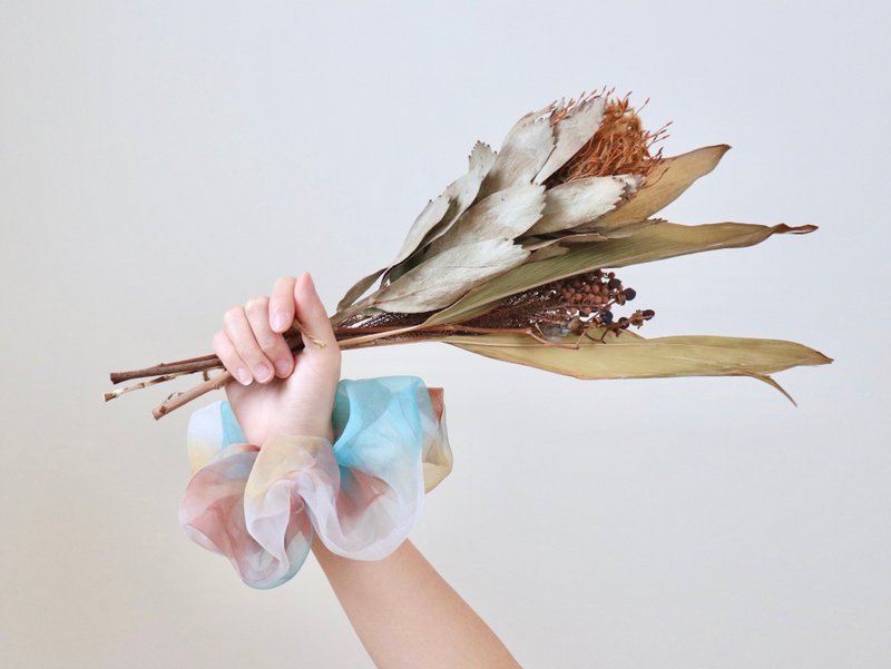 Random paint scrunchie red×blue. Asahi art style original textile. big scru - 发饰 - 橡胶 多色