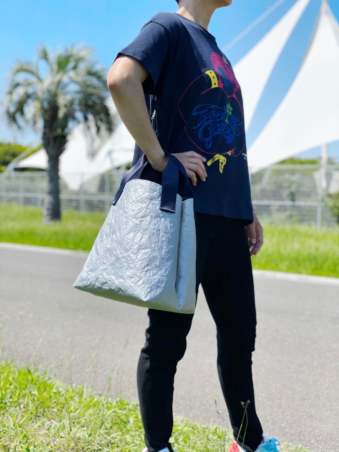 DuPont tyvek 压皱加工 独家水桶托特包 silver(提把-navy) - 手提包/手提袋 - 防水材质 银色