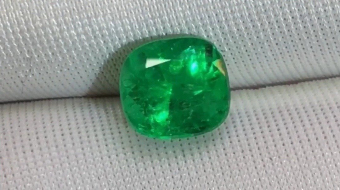 天然 哥伦比亚 祖母绿 裸石 1.88克拉 Vivid green 代客镶嵌 - 戒指 - 宝石 绿色